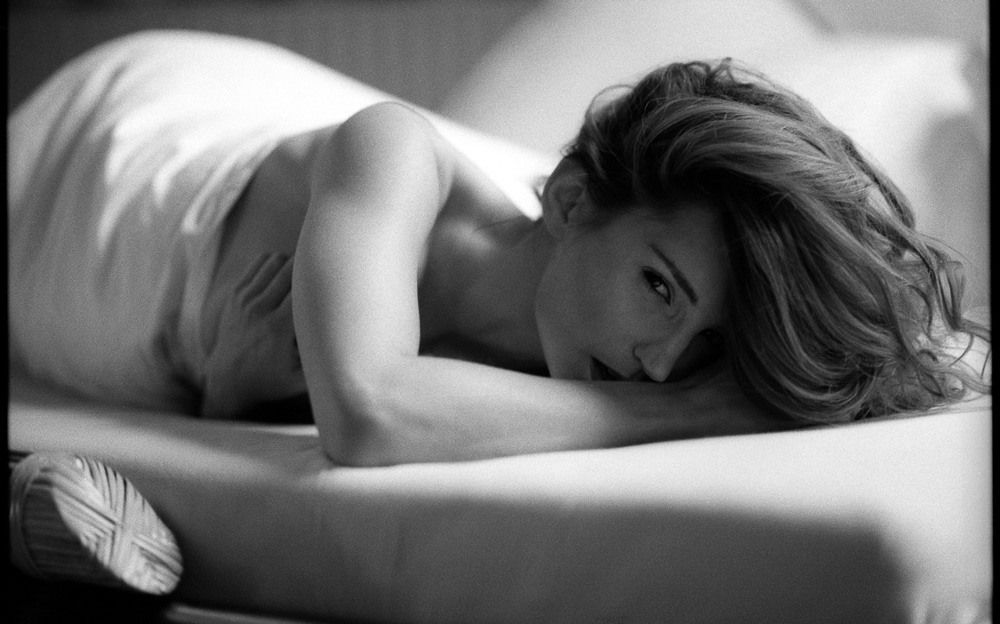 [NSFW]In bed with Janina, by Jan Karbowiak