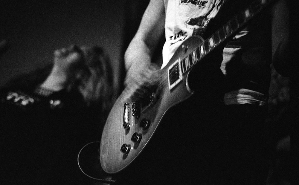 Live Music & Live Photos
