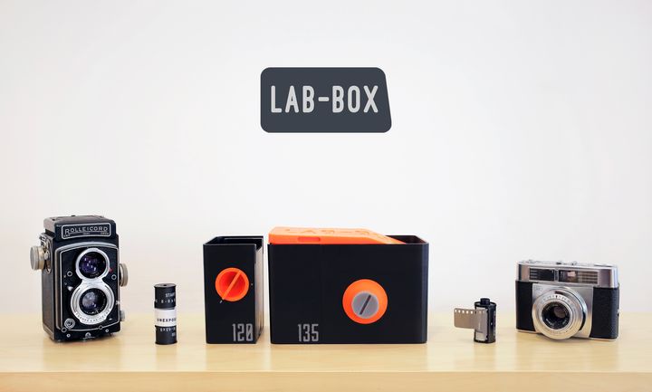 LAB-BOX - The first multi-format daylight-loading film tank