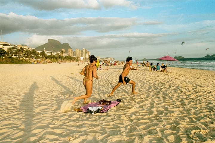 Exploring Brazil’s Rhythms, Colors, and People Through Ana Feliciano’s Film Photography